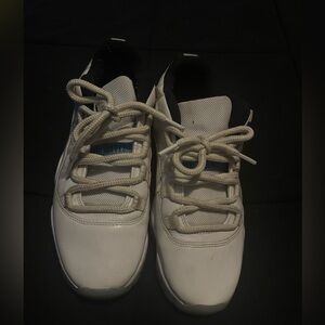Jordan 11 Low Legend Blue